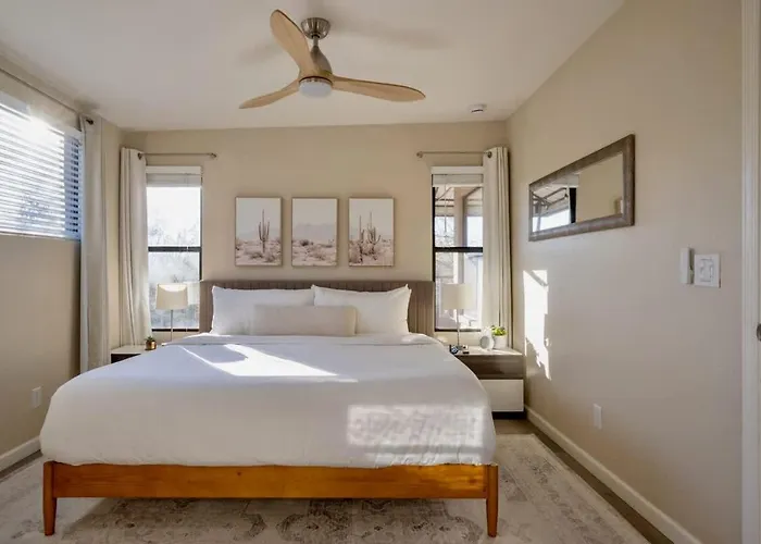 Sanctuary Escape With Heated Pools & Views Tucson