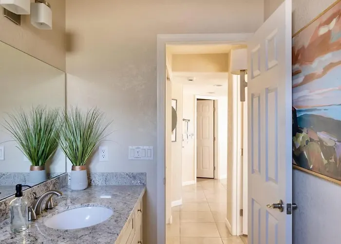 Holiday home Sanctuary Escape With Heated Pools & Views *