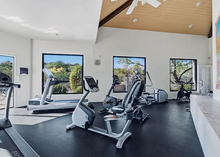 Sanctuary Escape With Heated Pools & Views Tucson